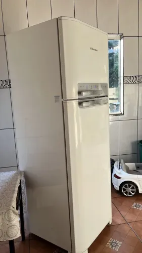 Vendo Geladeira Electrolux Frost Free - Duplex 430L Celebrate Blue Touch DF50