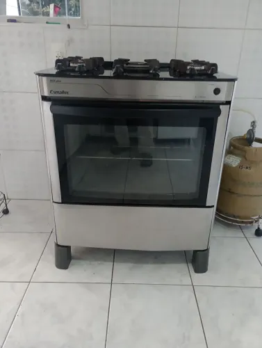 Fogão Esmaltec 5 bocas, precisando de reparos.