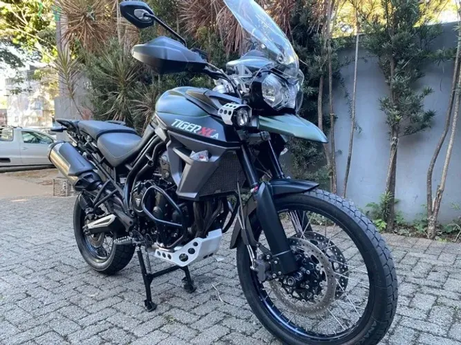 TRIUMPH TIGER 800 XCA