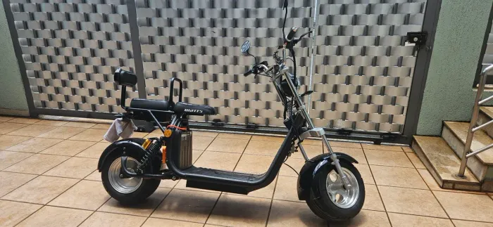 Moto elétrica W2 MUITO NOVA