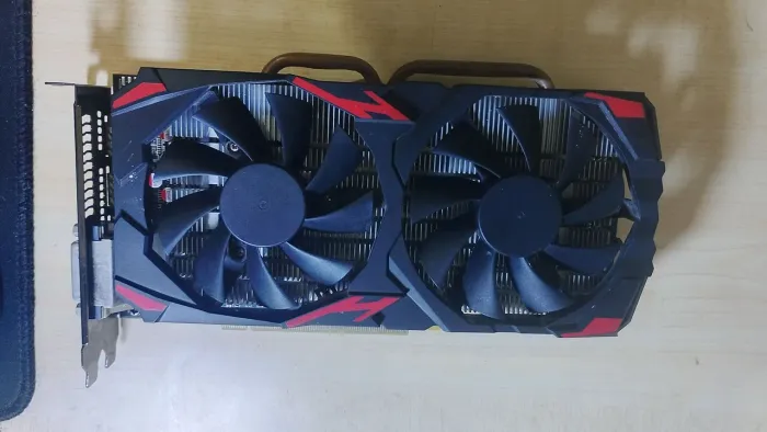 RX580 8GB (LIGA, MAS DPS DESLIGA)