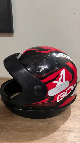 Vendo capacete usado