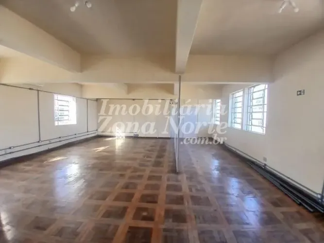 Excelente Conjunto Comercial com aprox. 150m², salão amplo, split, cozinha/copa, e 2 banhe