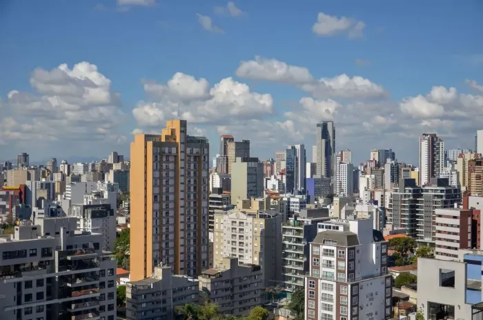 Apartamento mobiliado no 16º andar | Bigorrilho | R$ 750.000