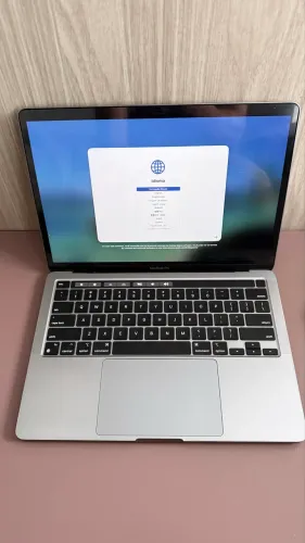 MacBook Pro M2 retina 2023