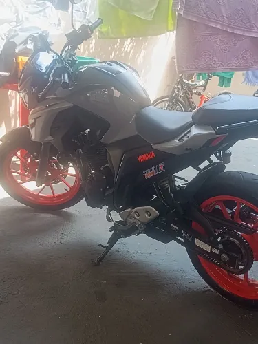 Vendo moto zerada,,,linda moto... praticamente nova