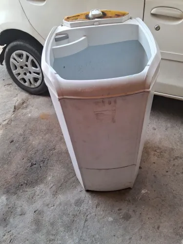 Vendo tanquinho suggar 10kg funcionando perfeitamente por 120 reais entrego testo na hora 