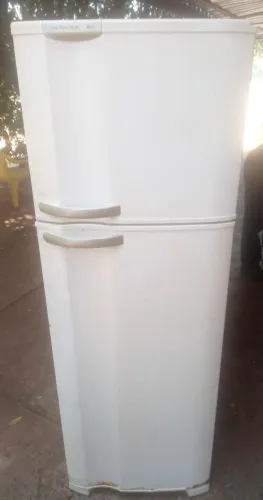 Geladeira Electrolux frost free 380lts