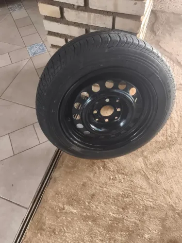 Roda de ferro e pneu aro 14