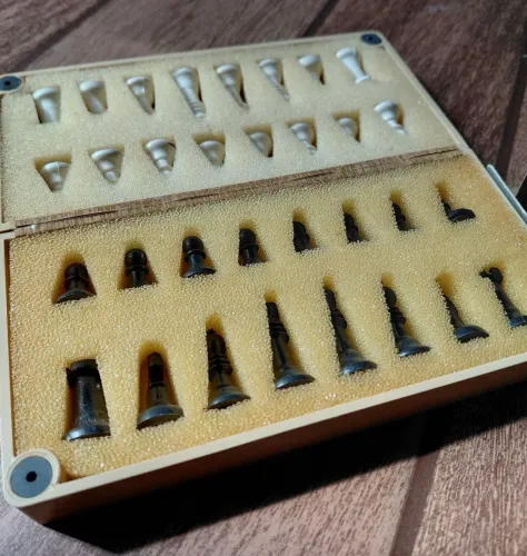 Jogo de Xadrez Vintage Portátil - Peças Magnéticas com Estojo Organizador