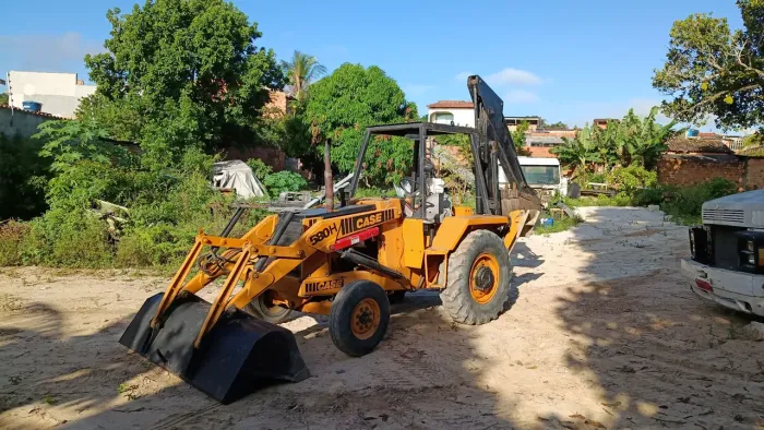 Retroescavadeira Case 580H