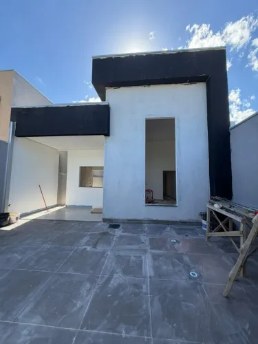 VENDE-SE CASA - BAIRRO CIDADE JARDIM