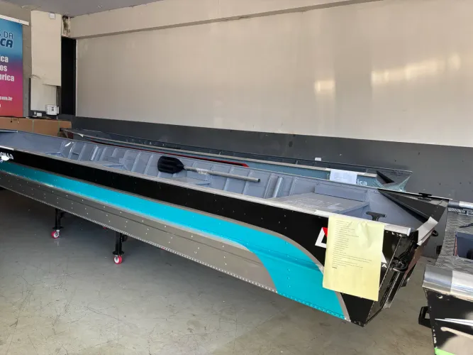 Barco de alumínio Orion 5.5 metros