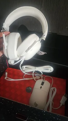 HEADSET GAMER, TECLADO, MOUSE, MOUSE PAD MUMCA USADOS NOVO!