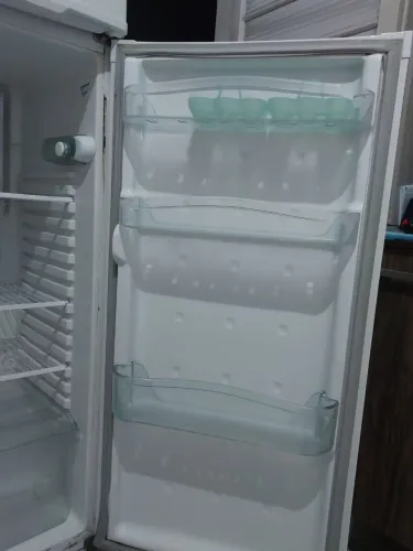 Geladeira Consul CRD36. 