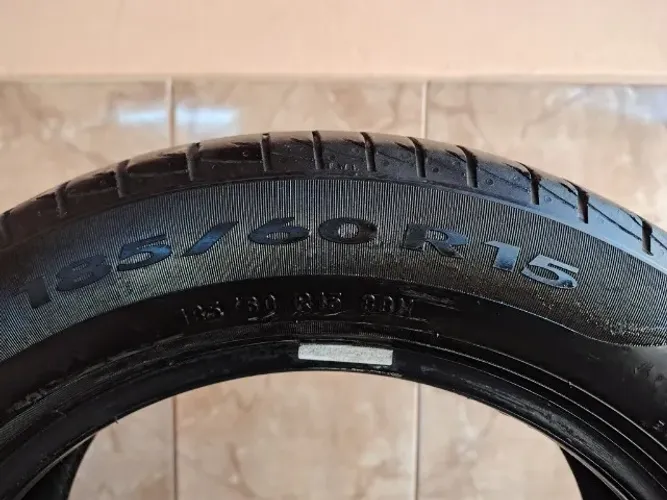 Pneu 185 60 R15