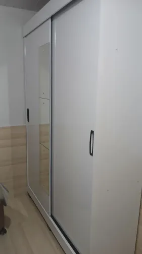 Guarda-roupa 2 portas de correr com espelho desmontado 3 meses de uso