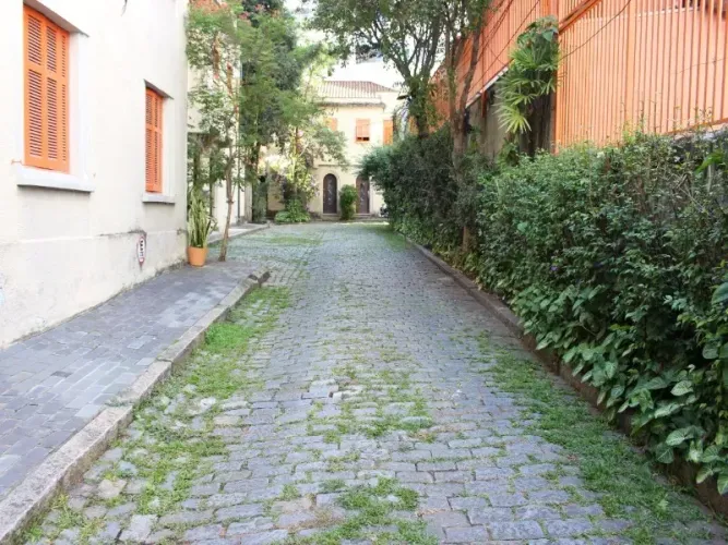 Casa comercial em condomínio para locação em Higienópolis, São Paulo-SP: 2 quartos, 2 sala