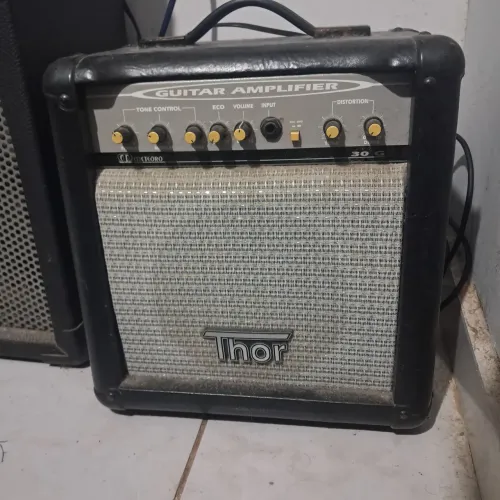 Amplificador guitarra Meteoro Thor 30g