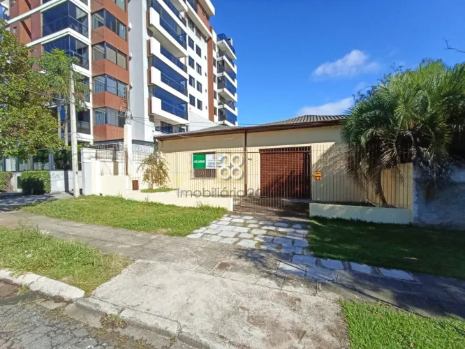 Barracao - R Parintins, 688 - Vila Izabel - Curitiba - PR
