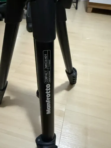 Tripé Manfrotto Compact MKC3-H01