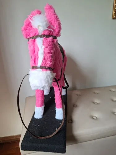 Cavalinho de balanço infantil cor rosa