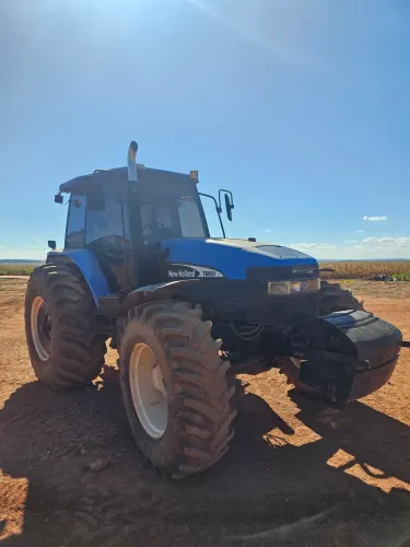 Trator 150 cv 4x4 Cabinado TM 150 New Holland