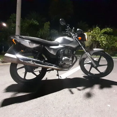 CG 150 ks em ótimo estado.