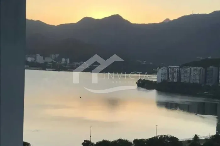 EXCELENTE 3 QUARTOS EM IPANEMA COM 2 VAGAS NA ESCRITURA