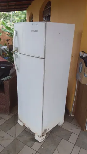 Geladeira no precinho