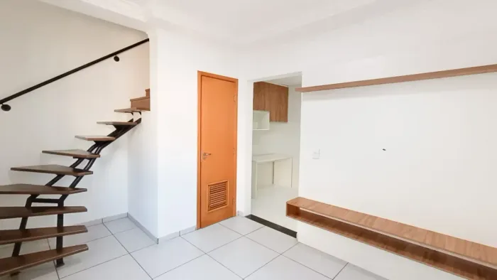 LOCAÇÃO CASA EM CONDOMÍNIO FECHADO - VILA CARRÃO
