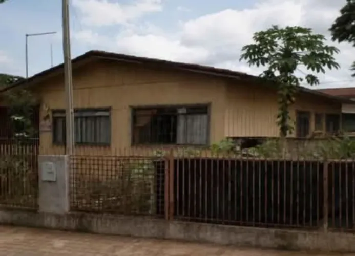 Vendo Casa Tuiuti - Próximo Colombo