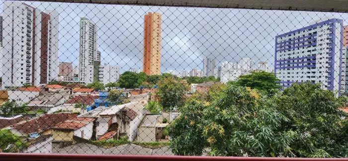 Imóvel para venda possui 140 metros quadrados com 3 quartos em Aflitos - Recife - PE