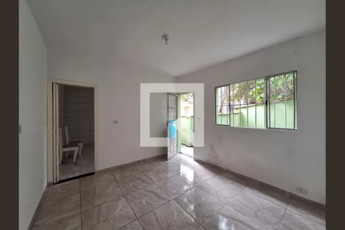 Casa à Venda - Água Fria, 1 Quarto, 80 m2