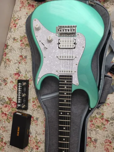Guitarra Elétrica Tagima TW Series TG-520 + Acessórios