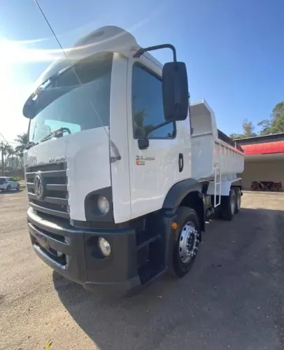 Vw 24250 6x2 - Ano 2010 Caçamba