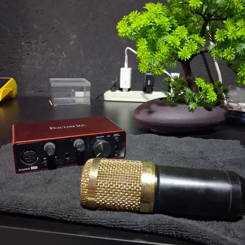 Interface de áudio Focusrite 3rd