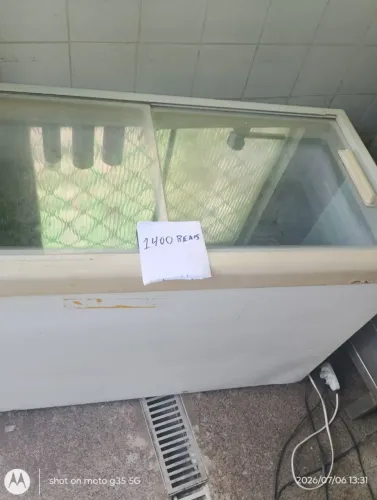  Vendo uma freezer fricom 411 litros em bom estado 