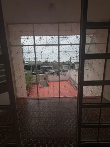 //Casa na Praça 14 - 2 Qrts