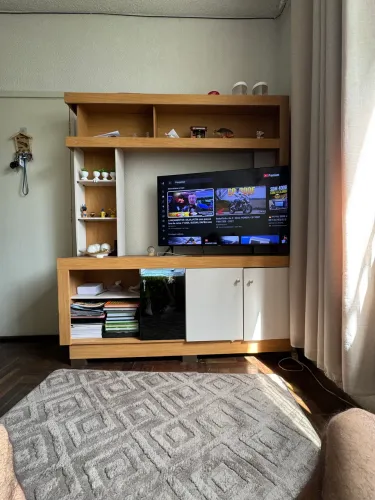 Vende-se estante