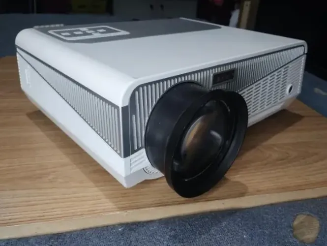Projetor LED 86+