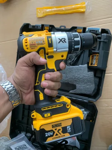 KIT DEWALT 20V XR - PARAFUSADEIRA/FURADEIRA + MARTELETE SDS PLUS + BATERIA 5AH