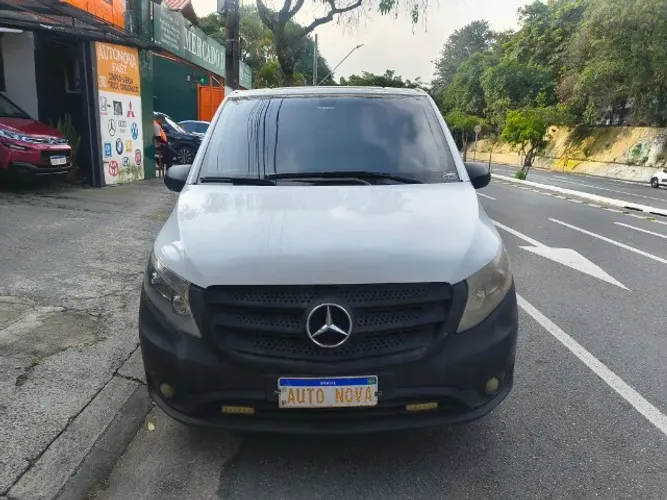Mercedes-Benz Vito 111 CDI Furgão 1.6 TB Diesel 4P MEC 2016