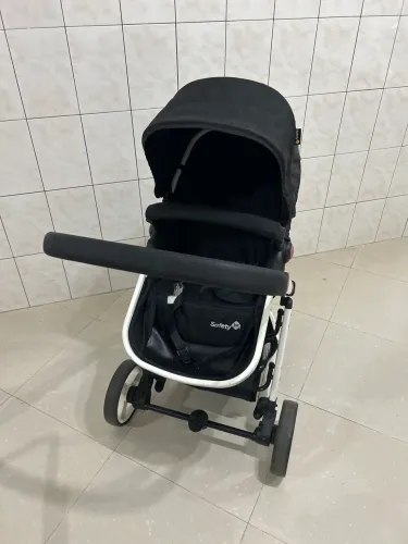 Carrinho de bebê Moby safety 1st