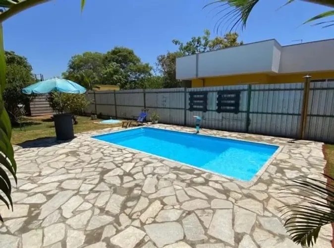 Piscina de fibra com instalação