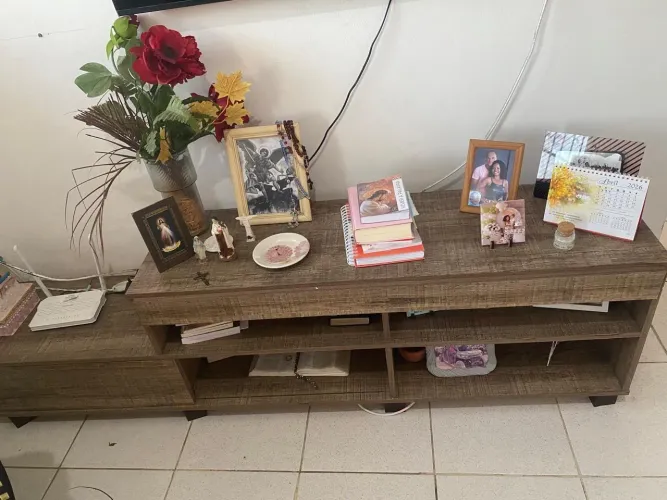 Vendo sofá, rack e painel