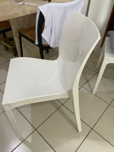 4 Cadeiras plastico tramontina