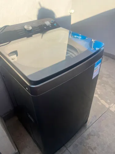 Vende se máquina de lavar Philco 14 kg preta,cesto de inox.
