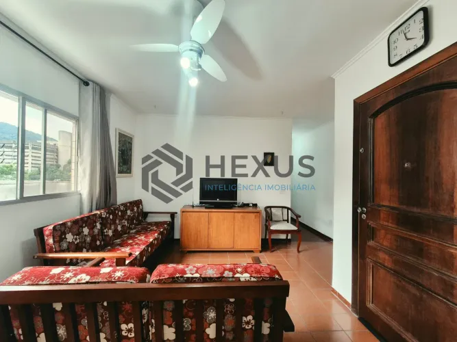 Apartamento com varanda a 1 quadra da praia nas Pitangueiras, Guarujá