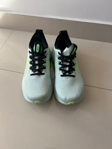 Tênis Asics Gel Nimbus 28